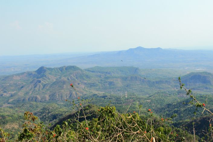 Pemandangan dari Puncak Argopuro Gunung Lasem