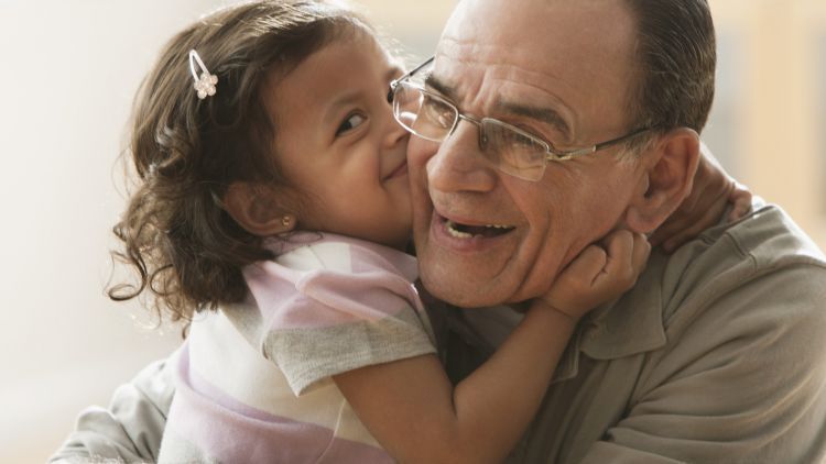 Figur Kakek dan Nenek Takkan Terganti. Kasih Sayangnya Padamu Tercermin Dalam Momen-momen Ini