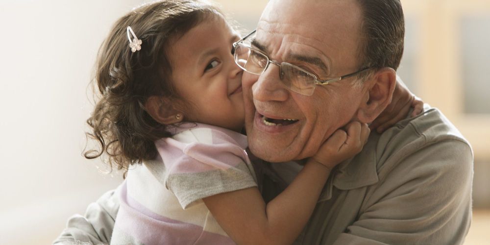 Figur Kakek dan Nenek Takkan Terganti. Kasih Sayangnya Padamu Tercermin Dalam Momen-momen Ini