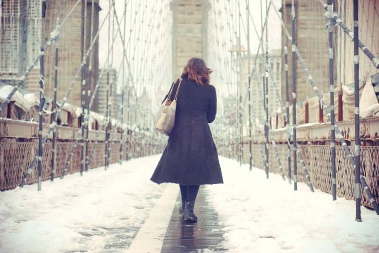 THE GIRL ON THE BROOKLYN BRIDGE