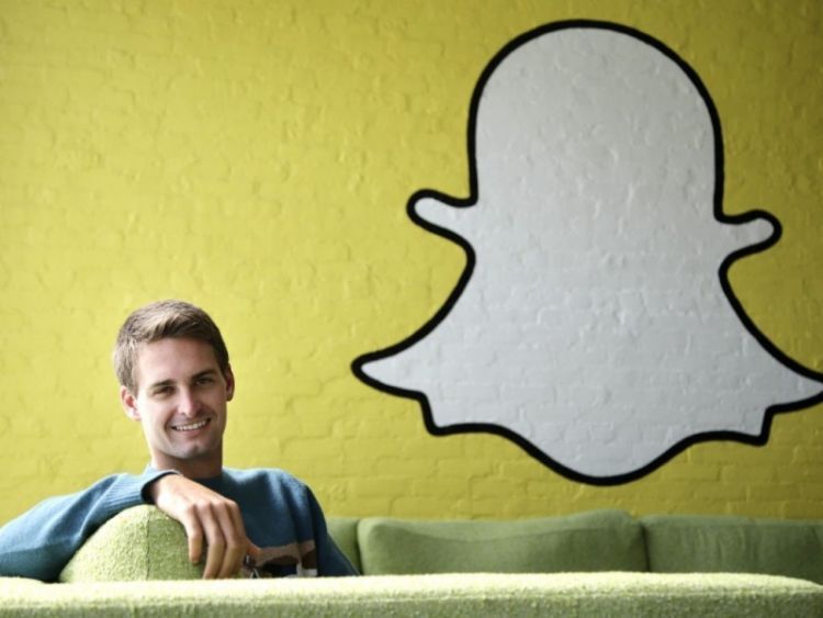 CEO Snapchat, Evan Spiegel. Pengusaha muda yang sukses.