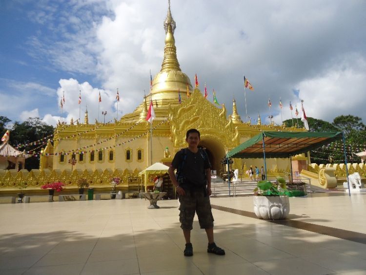 Pagoda di Taman Lumbini Berastagi