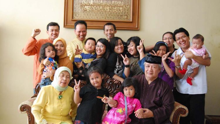 7 Jenis Hubungan Asmara Berdasarkan Cara Kamu & Pacar Merayakan Lebaran