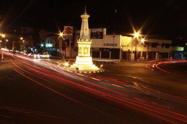 Terjebak Indah di Kota Budaya, Rindu Tak Bertuan