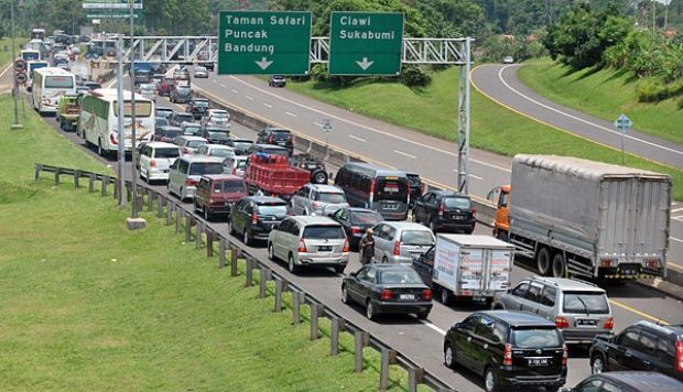 Belum keluar tol sudah macet, hadeuh kumaha ieu