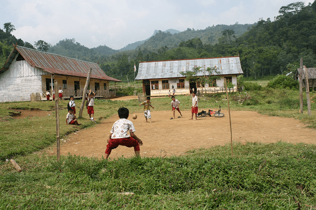 Lapangan beralaskan tanah jadi saksi bisu masa kecil kami