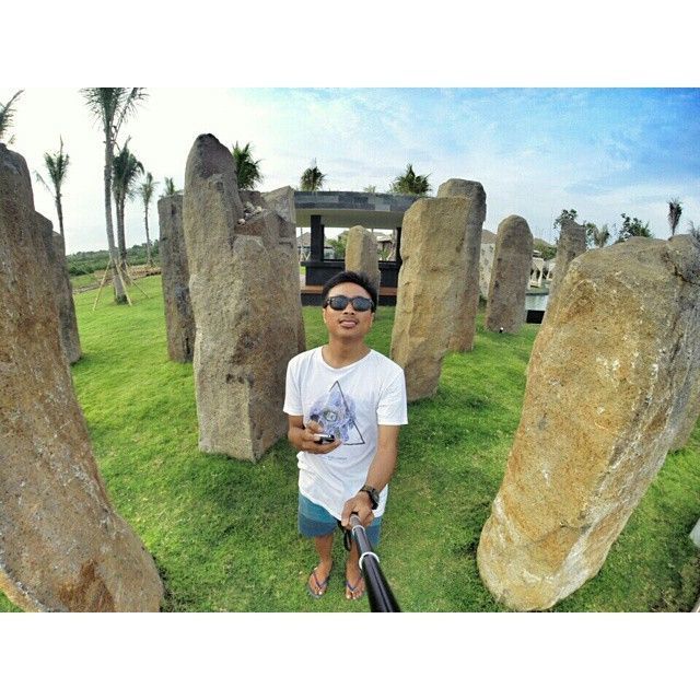 Stonehenge ala Bali di Pantai Purnama (via @agus_botak)