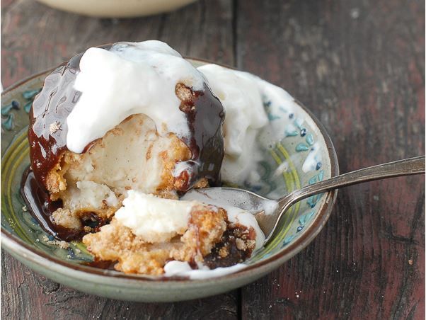 dengan ice cream vanila lembut didalam berbalut roti gurih diluar, jadi nggak sabar pengen makan