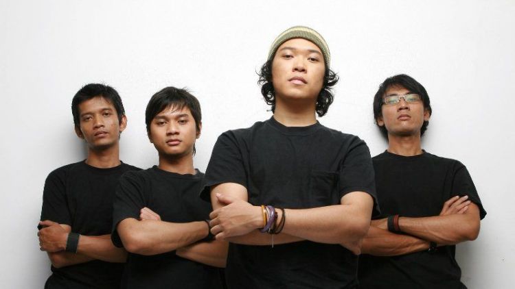 Masuk ke Ruang Rindu Lagu-Lagu Band Asal Jogja Satu Ini, Letto!