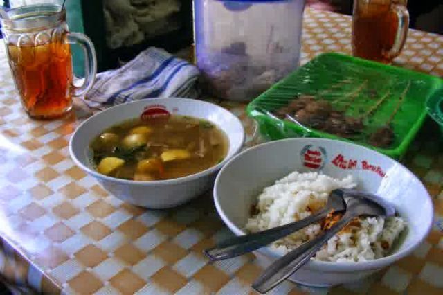 Sop Ayam Pak Min Klaten