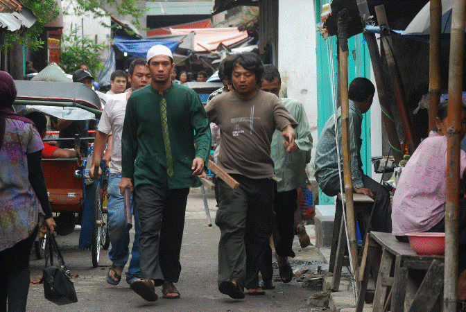 Salah satu adegan dalam film Tanda Tanya