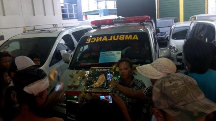 Selfie di mobil jenasah almarhum engeline