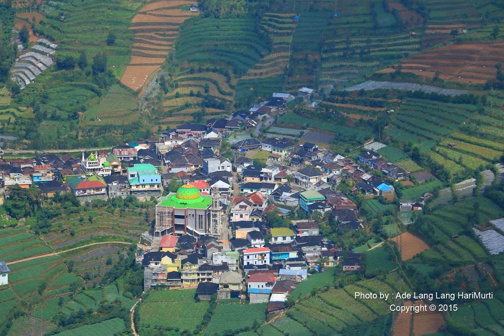 8 Keunikan yang Ditawarkan Dieng, Negeri di Atas Awan yang Sulit Ditemukan di Tempat Lain di Indonesia