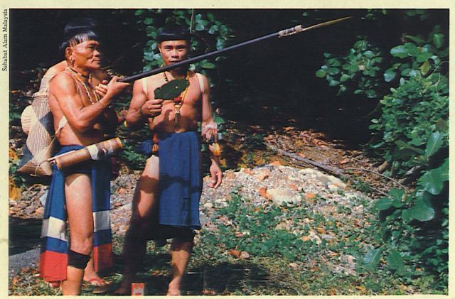 Pakaian Tradisional Dayak Punan