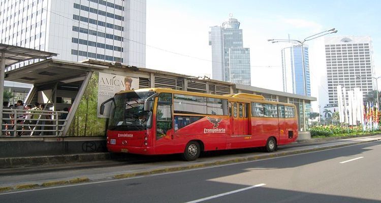 Sudah Lewat 10 Tahun, Waktu Tunggu Bus TransJakarta Masih Terasa Lama