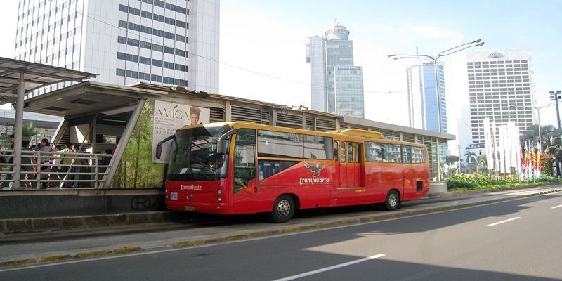 Sudah Lewat 10 Tahun, Waktu Tunggu Bus TransJakarta Masih Terasa Lama