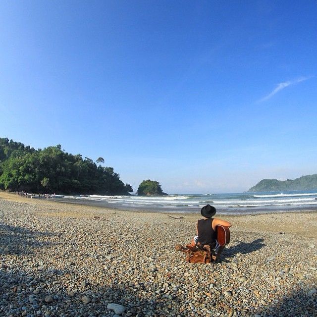 Pantai Lenggoksono dengan pemandangan indahnya | Kredit: @fahmiadimara