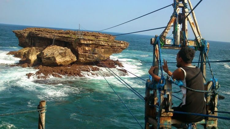 Gondola tradisional di Pantai Timang 