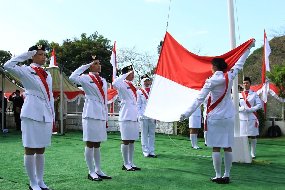 Untukmu Negeri, Maafkan Kami yang Acap Kali Menelan Apa yang Bukan Hak Kami