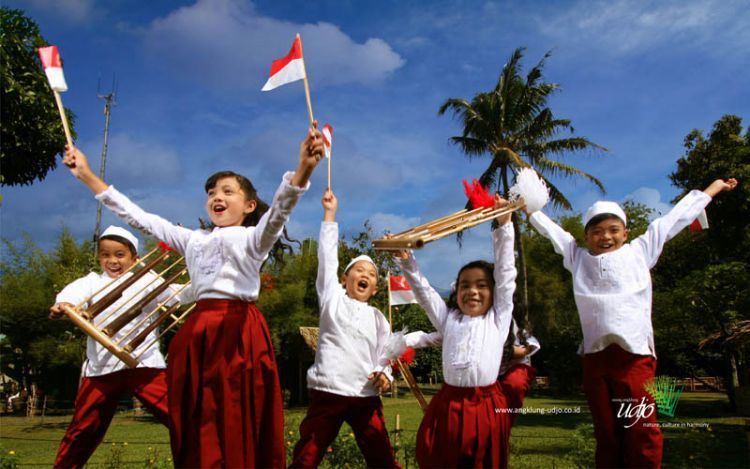 angklung-is-indonesia-widescreen1