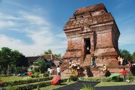 Buruan ke candi pari,