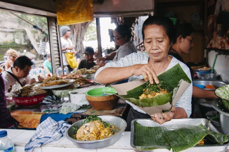 Modal senyum dan ramah, kamu sudah bisa dapat kemudahan di mana-mana