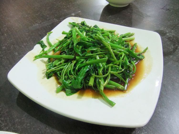 Tumis kangkung 