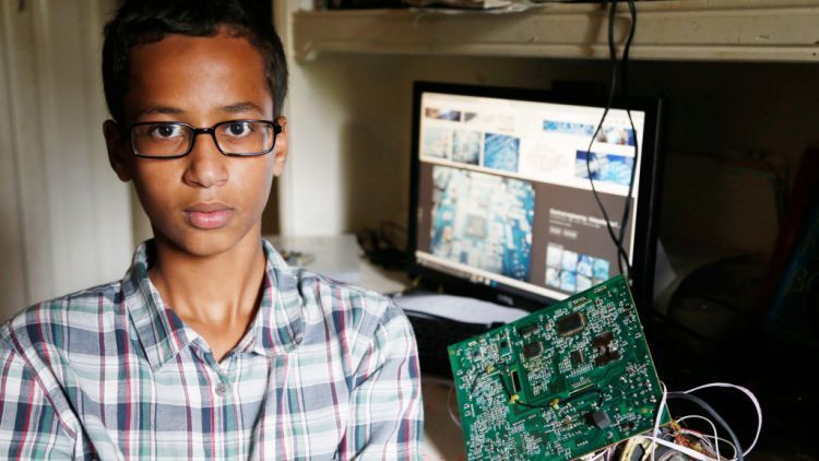 Dunia Harus Belajar Pada Anak 14 Tahun Bernama Ahmed #IStandWithAhmed