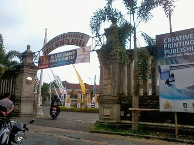 Gedung Graha Wisata