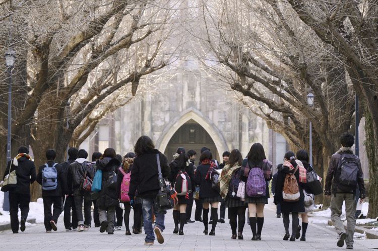 Anak-anak Jepang ternyata bisa survive dalam sistem yang keras ini