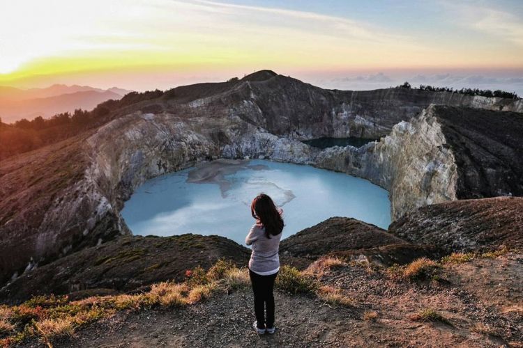 Danau Kelimutu memanjakan matamu dengan keindahannya (Kredit foto: @mafambayu)