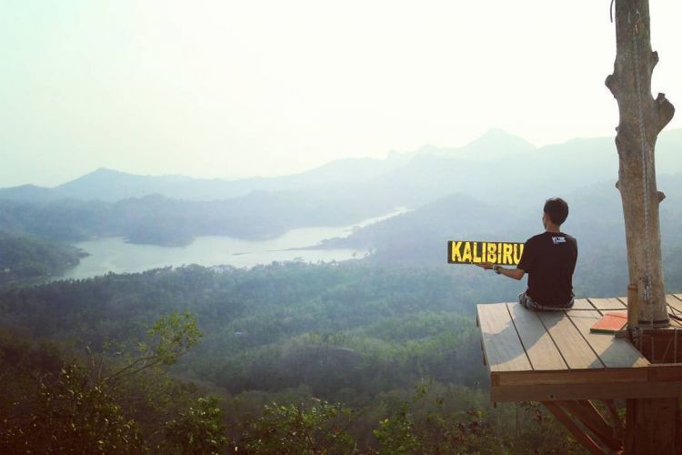 Destinasi kekinian yang tampak cantik di Instagrammu, Kali Biru (Kredit foto: @tyosmadn87)