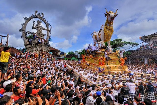 upacara ngaben di Bali