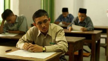 11 Alasan Kenapa Cowok Lulusan Pesantren Itu Calon Imam yang Diutus Untuk Menyempurnakanmu