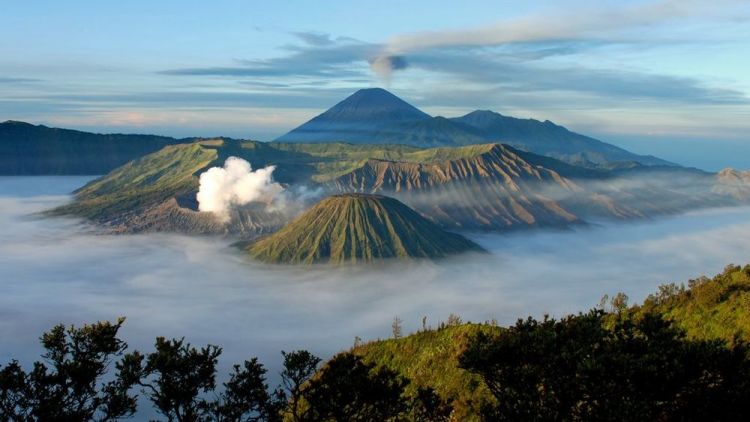 Baru ke Luar Negeri Aja Bangga. Bangga Itu Kalau Kamu Udah Keliling Indonesia!