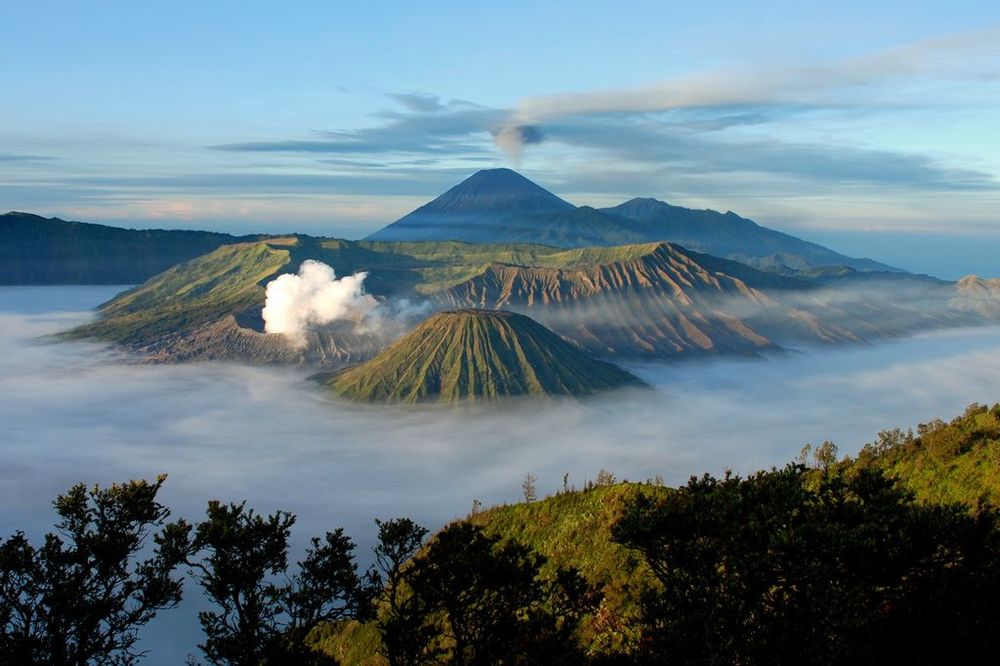 Baru ke Luar Negeri Aja Bangga. Bangga Itu Kalau Kamu Udah Keliling Indonesia!