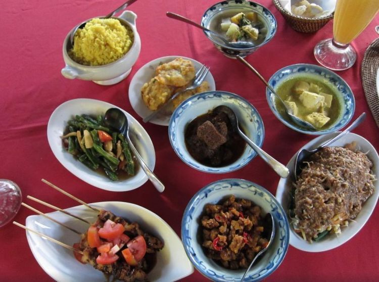 Kehangatan masakan Ibu selalu membuat kita rindu