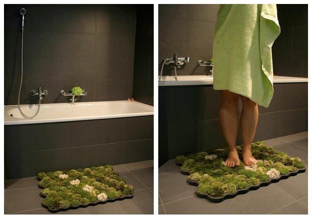 Moss bath mat