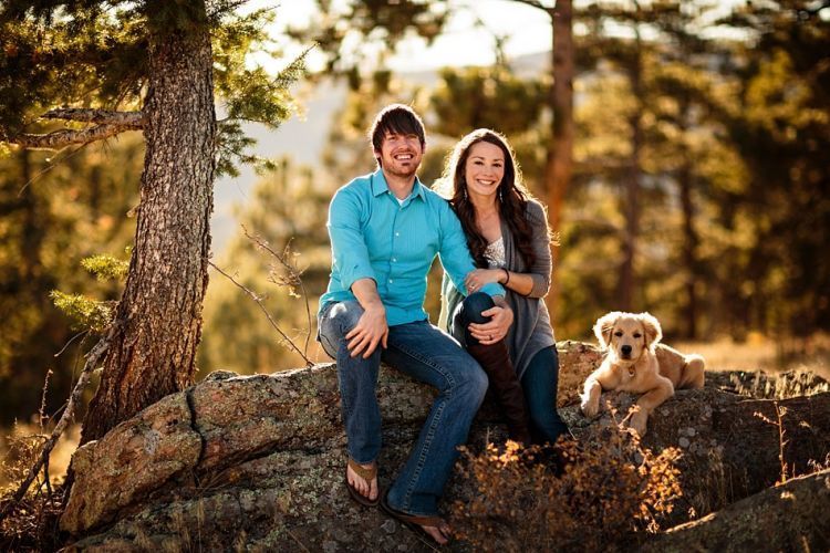 2-Outdoor-Engagement-Photos-Dog