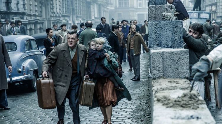 Review Film: Bridge of Spies. “Kisah Perang Dingin Ala Steven Spielberg”