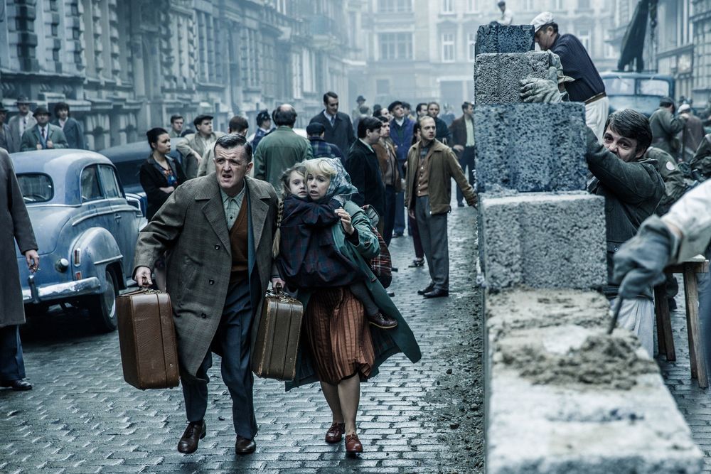 Review Film: Bridge of Spies. “Kisah Perang Dingin Ala Steven Spielberg”