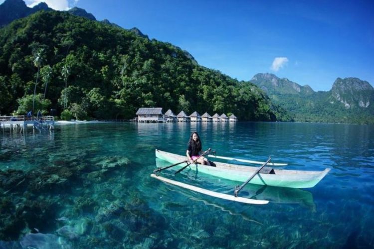 Pantai Ora yang sekelas Bora-bora