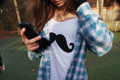 chess-cute-girl-iphone-mustache-plaid-Favim.com-60778