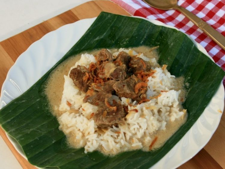 nikmati segar dan gurihnya nasi gandul