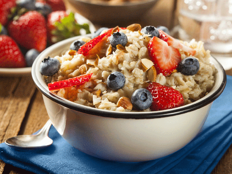 Oatmeal, makanan yang berserat tinggi.