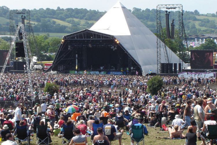 Glastonbury adalah festival sekaligus wisata.