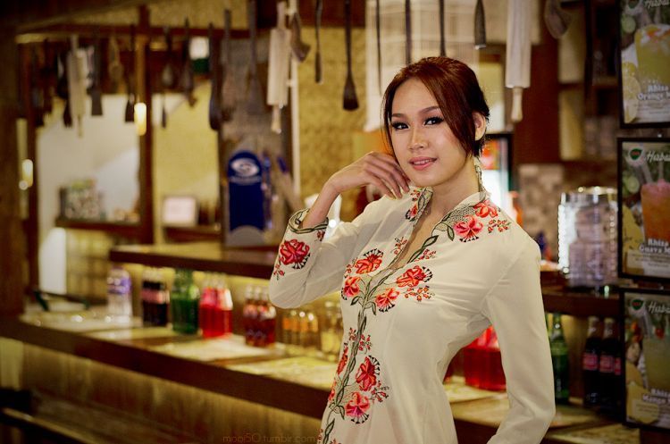 kebaya encim yang simpel