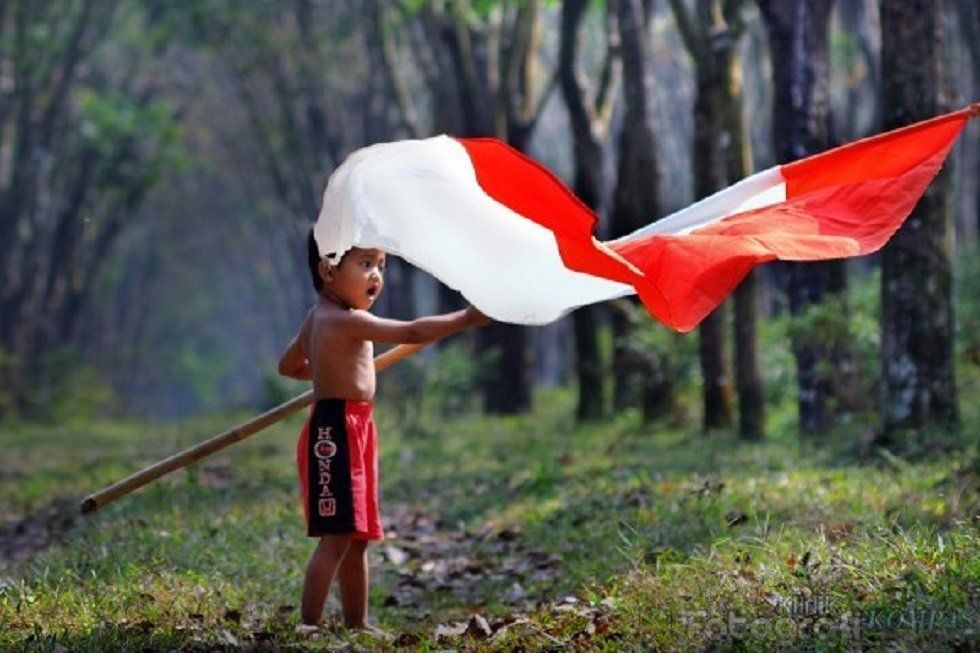 Jika Kau Ingin Negeri Ini Segera Berubah, Mulailah Dengan Mengubah Diri Sendiri