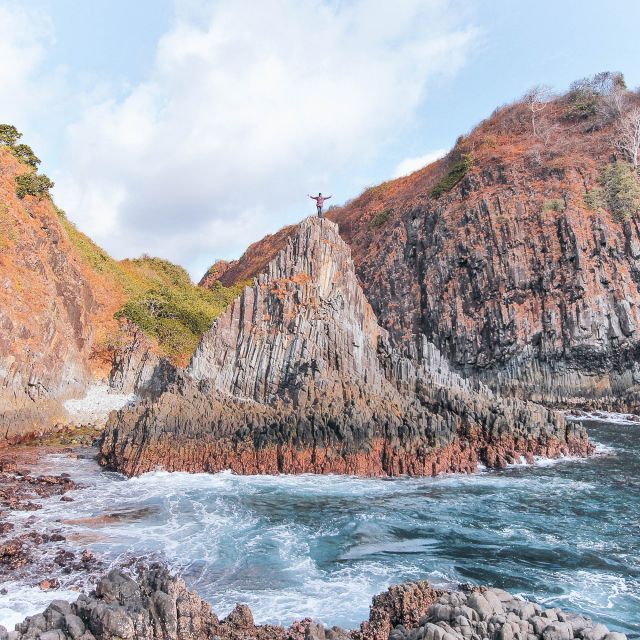 cliff of semeti beach