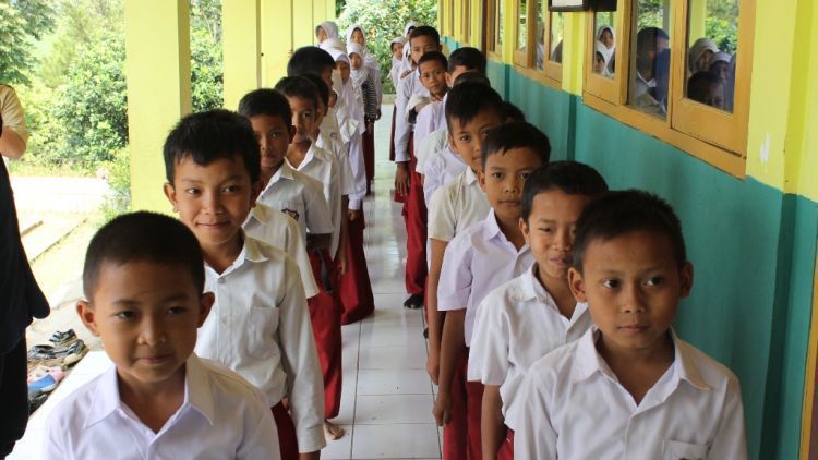 7 Benda Sederhana Nan Polos ini, Pernah Bikin Masa Kecil Kita Berarti!